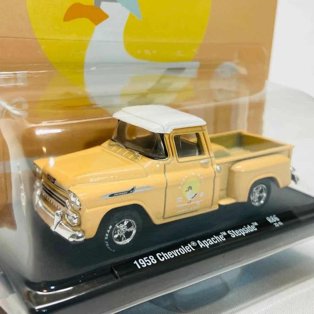 M2 Machines 1958‎ Chevrolet Apache Stepside R86 Born In Maui Raised In Cali 2023